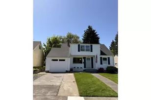 10236 N Smith St, Portland, OR 97203 - Photo 1