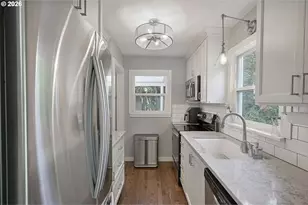 10236 N Smith St, Portland, OR 97203 - Photo 17