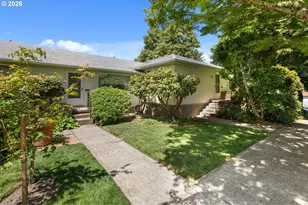 2940 SE Brooklyn St, Portland, OR 97202 - Photo 3
