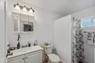 1902 Monroe St, North Bend, OR 97459 - Photo 31