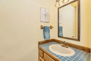 10151 SW Washington St, Portland, OR 97225 - Photo 19