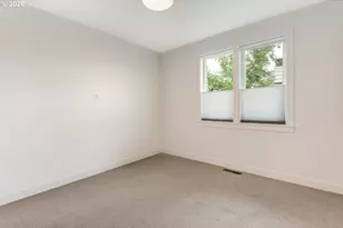 2424 NW Crossing Dr, Bend, OR 97703 - Photo 17