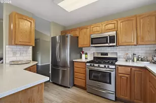 2561 Golfview Ave, Sutherlin, OR 97479 - Photo 9