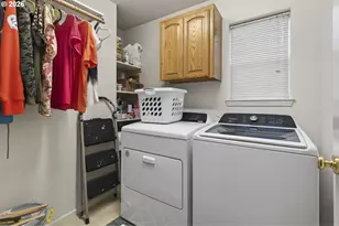 2561 Golfview Ave, Sutherlin, OR 97479 - Photo 21