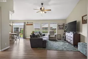 2561 Golfview Ave, Sutherlin, OR 97479 - Photo 13