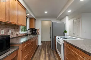 17000 SE Forest Hill Dr, Damascus, OR 97089 - Photo 9