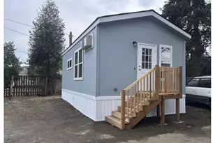 8460 SE Clatsop St, Happy Valley, OR 97086 - Photo 3