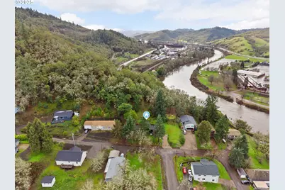 1303 SE Strong Ave, Roseburg, OR 97470 - Photo 43