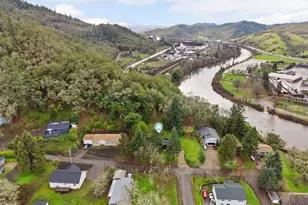 1303 SE Strong Ave, Roseburg, OR 97470 - Photo 43