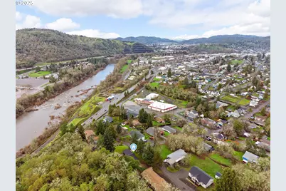 1303 SE Strong Ave, Roseburg, OR 97470 - Photo 45