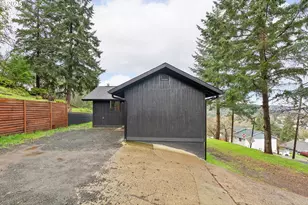 1303 SE Strong Ave, Roseburg, OR 97470 - Photo 31