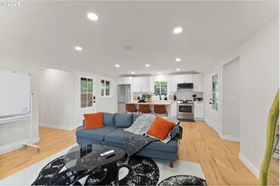 1303 SE Strong Ave, Roseburg, OR 97470 - Photo 5