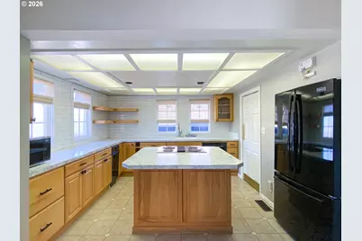 952 E Main St, Monmouth, OR 97361 - Photo 17