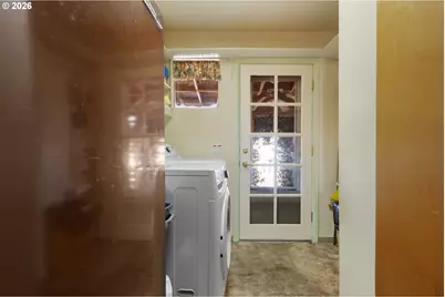 2812 W Sanders Ave, Roseburg, OR 97471 - Photo 15