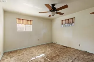 2812 W Sanders Ave, Roseburg, OR 97471 - Photo 13