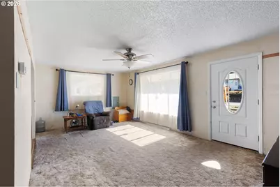 2812 W Sanders Ave, Roseburg, OR 97471 - Photo 3