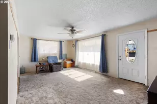 2812 W Sanders Ave, Roseburg, OR 97471 - Photo 3