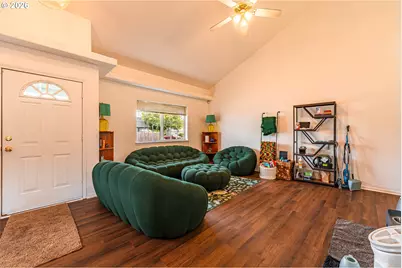 4096 S E St, Springfield, OR 97478 - Photo 19