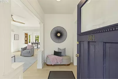 2127 NW Irving St #301, Portland, OR 97210 - Photo 3