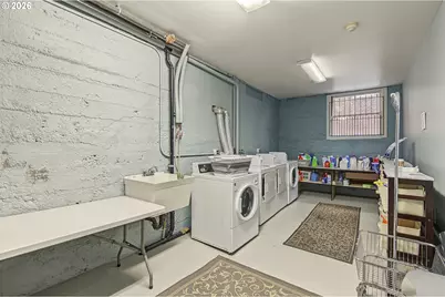 2127 NW Irving St #301, Portland, OR 97210 - Photo 23