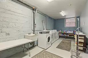 2127 NW Irving St, Portland, OR 97210 - Photo 23