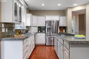 12616 SW 60th Ct, Portland, OR 97219 - Photo 11
