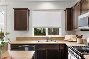 3027 SE Kingswood Ave, Hillsboro, OR 97123 - Photo 9