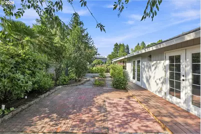 5385 NW Deschutes Dr, Portland, OR 97229 - Photo 35