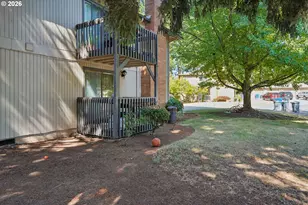 2151 National Ct SE, Salem, OR 97306 - Photo 5