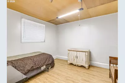 320 Gatch St, Woodburn, OR 97071 - Photo 25