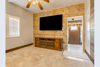 320 Gatch St, Woodburn, OR 97071 - Photo 5