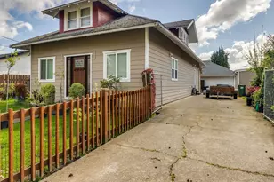 320 Gatch St, Woodburn, OR 97071 - Photo 21