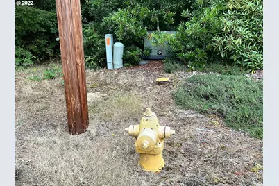 8th St, Florence, OR 97439 - Photo 3