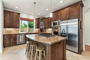 23526 SW McLoughlin Ct, Sherwood, OR 97140 - Photo 9