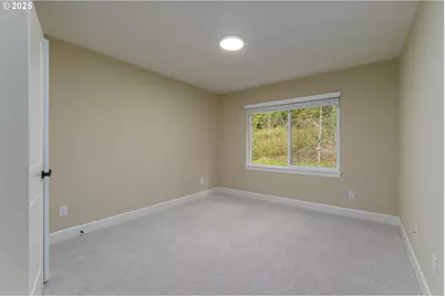 18706 Bryant Rd, Lake Oswego, OR 97034 - Photo 27
