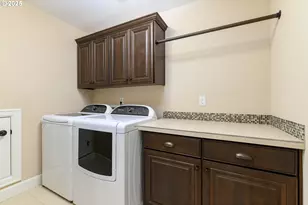 18706 Bryant Rd, Lake Oswego, OR 97034 - Photo 29