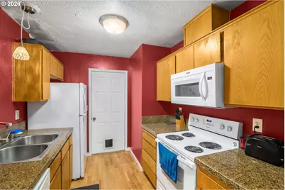 12036 SE Bush St #B, Portland, OR 97266 - Photo 11