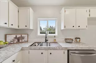 24300 SE Gravel Ln, Eagle Creek, OR 97022 - Photo 15