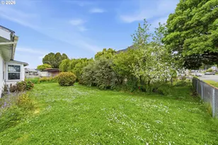 615 Willow St, Myrtle Point, OR 97458 - Photo 23