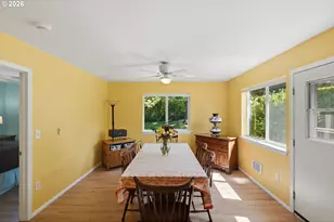 1716 Juniper Ave, Coos Bay, OR 97420 - Photo 11