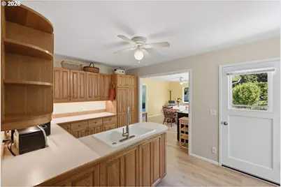 1716 Juniper Ave, Coos Bay, OR 97420 - Photo 9