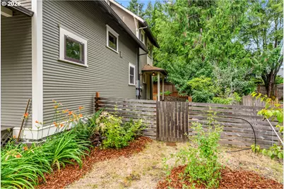 412 10th St, Hood River, OR 97031 - Photo 35