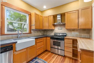 412 10th St, Hood River, OR 97031 - Photo 13
