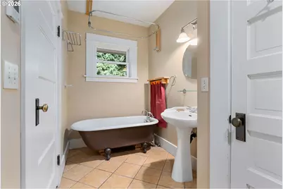 412 10th St, Hood River, OR 97031 - Photo 9