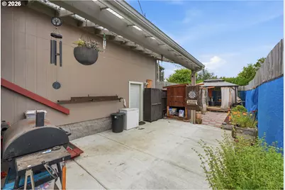 2294 Marion St, North Bend, OR 97459 - Photo 35