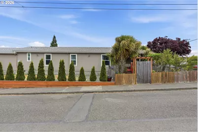 2294 Marion St, North Bend, OR 97459 - Photo 5