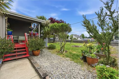 2294 Marion St, North Bend, OR 97459 - Photo 7