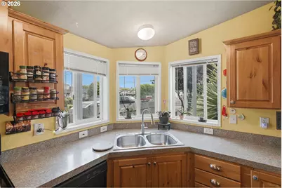 2294 Marion St, North Bend, OR 97459 - Photo 19