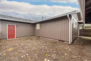 1114 N 1st Ave, Kelso, WA 98626 - Photo 33