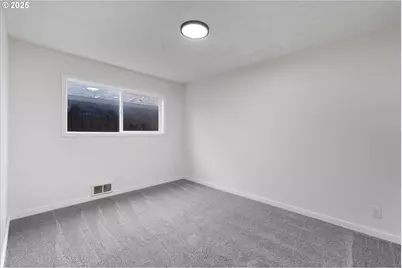 1114 N 1st Ave, Kelso, WA 98626 - Photo 21